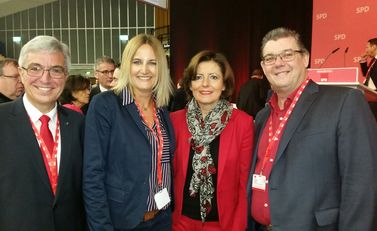 Sandra Porz jetzt im Landesvorstand der RLP-SPD. Neben Michael Maurer gratulieren auch Malu Dreyer und Roger Lewentz